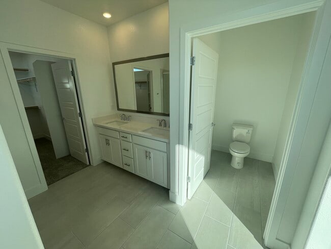 Building Photo - 4803 Lukella Dr