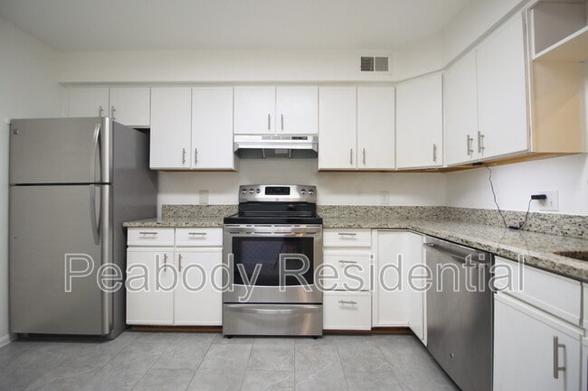 Building Photo - 2233 Lovedale Ln