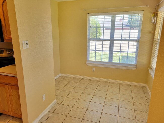 Building Photo - SPECTACULAR HOME ON CORNER LOT