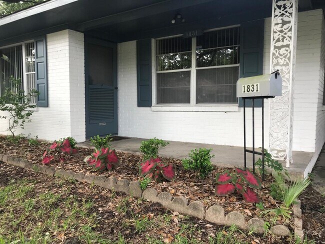 Building Photo - 1831 De Milo Dr
