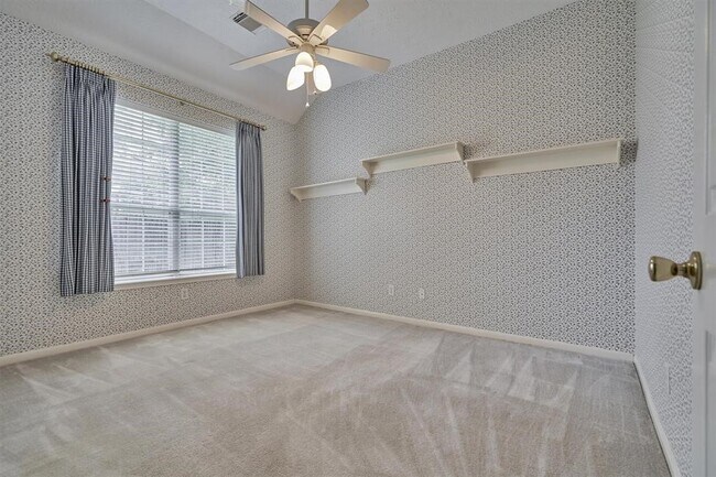 Building Photo - 3427 Lost Oak Dr