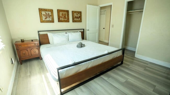 Building Photo - 332 S Swinton Ave