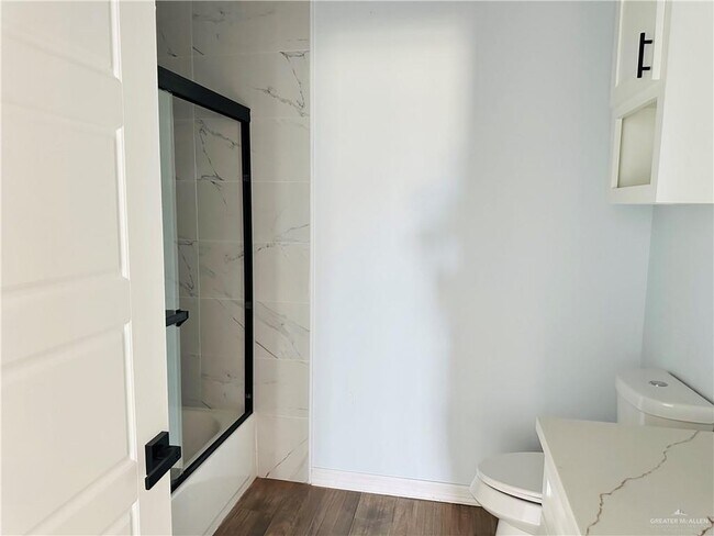 Building Photo - 1016 West Dr