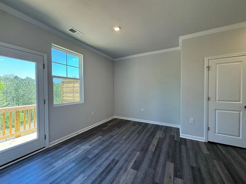 Building Photo - 368 Devon Clfs Dr