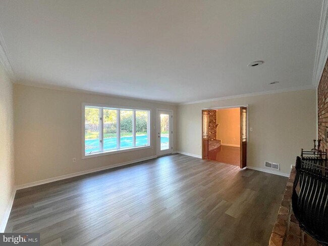 Building Photo - 11717 Rivershore Dr