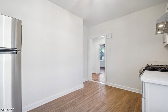 Building Photo - 60 Union Ave