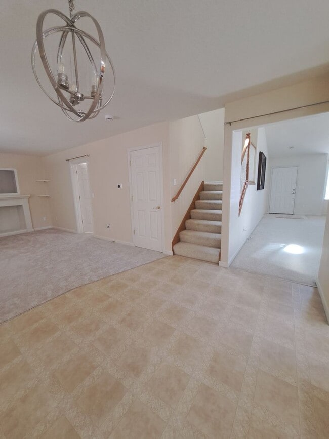 Building Photo - Beautiful setting 4 bedroom A/C Available Now