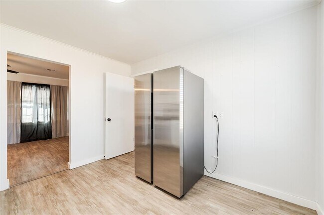 Building Photo - 314 W 36th St