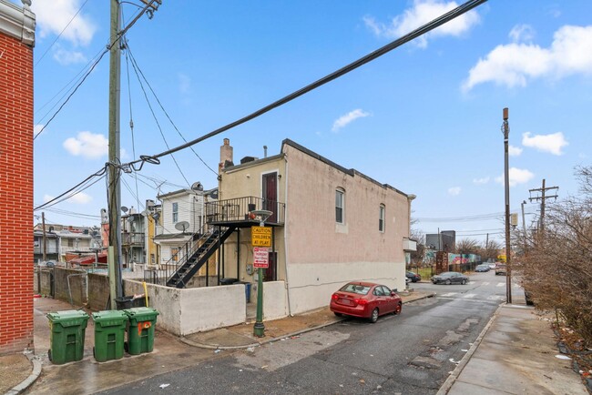 Building Photo - 16 S Conkling St