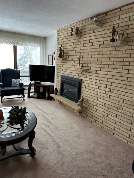New carpet installed 2024 (old carpet pictured). - 204 Nolden Ln