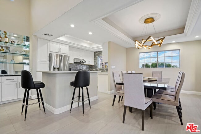 Building Photo - 10627 Ashton Ave