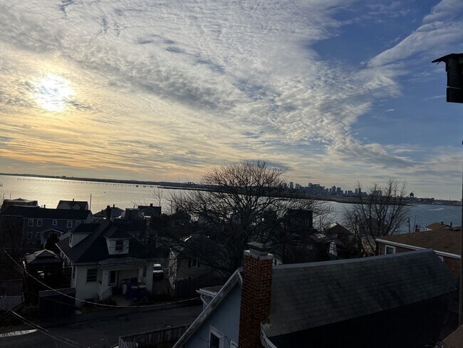 Building Photo - 49R Siren St