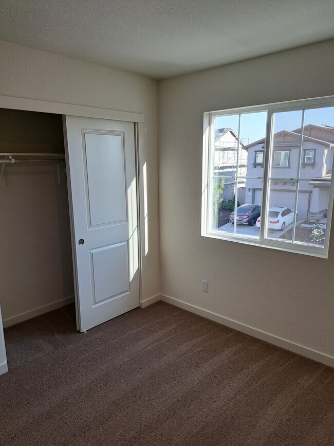 Building Photo - 5009 Star Dance Cir