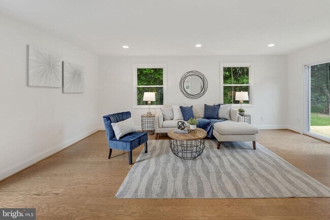 Building Photo - 14332 Belleville Ave