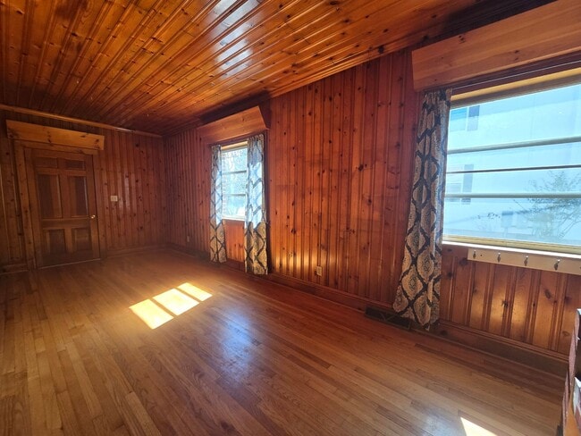 Building Photo - Beautiful Brick 2-Story in Edenton's Historic District