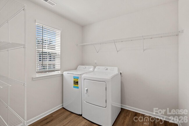 Building Photo - 1423 Caracara Ct