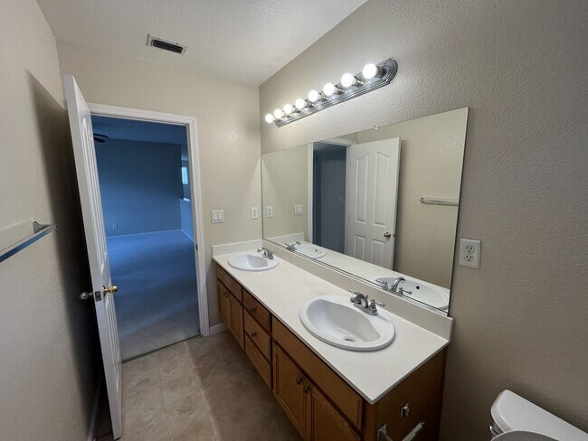 Building Photo - COMING SOON!!! 4 bedroom 3 bathroom home in Elk Grove!