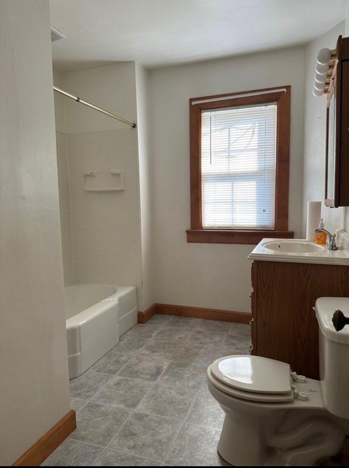 Building Photo - 10 Martindale Ter