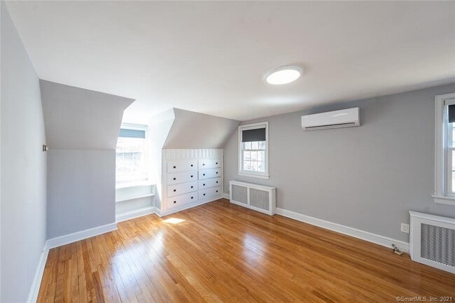 Building Photo - 126 Park Ave
