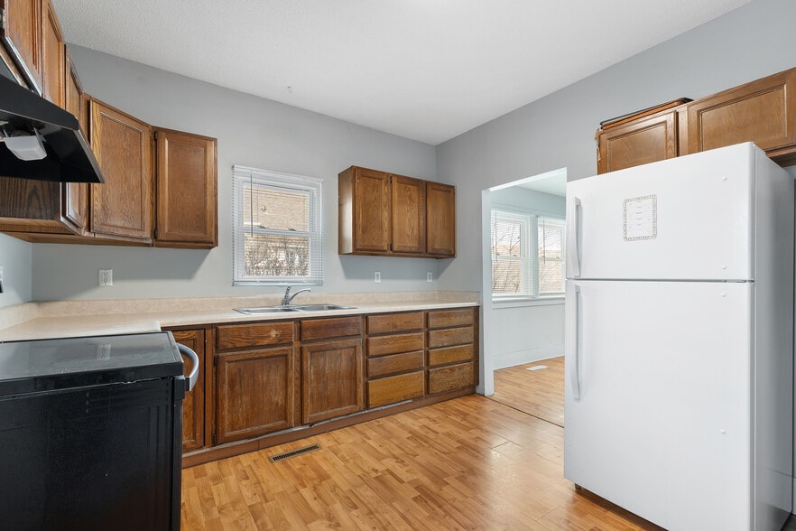 Building Photo - 711 East Blvd