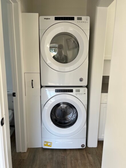 Building Photo - 1605 Blossom Ln