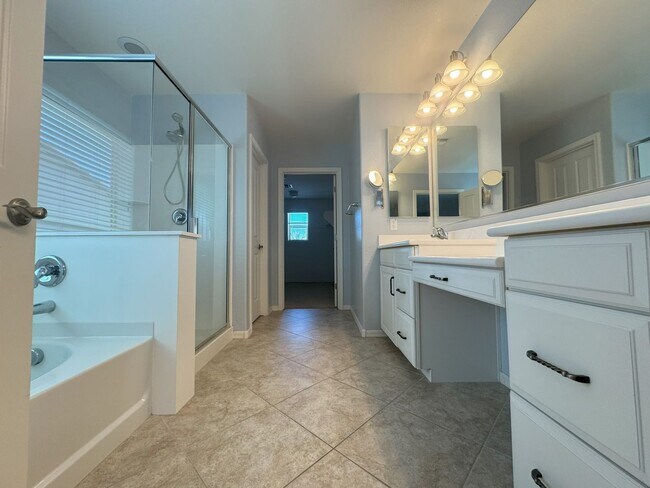 Building Photo - COMING SOON! LYONS GATE 5 BDRM + LOFT W CO...