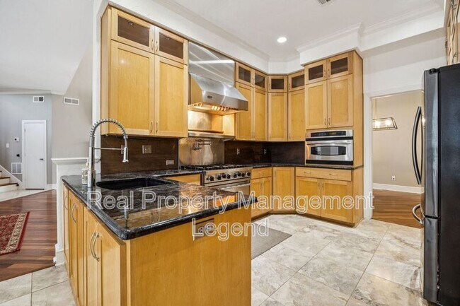 Building Photo - 618 Knollwood Dr