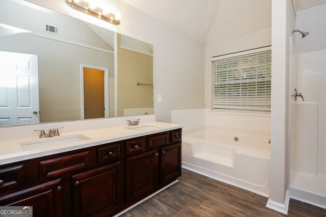 Building Photo - 5875 Sunflower Ct