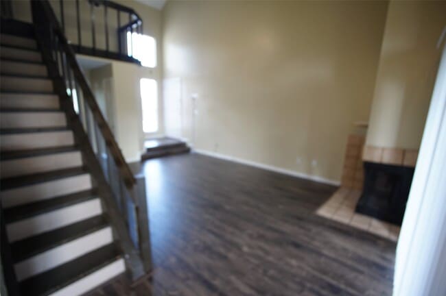 Building Photo - 8263 Sands Point Dr