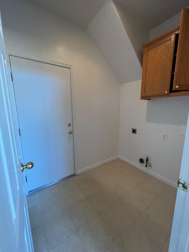 Building Photo - 948 Cape May Dr
