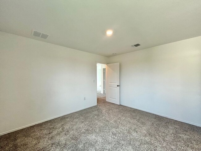 Building Photo - 10412 Premier Park St