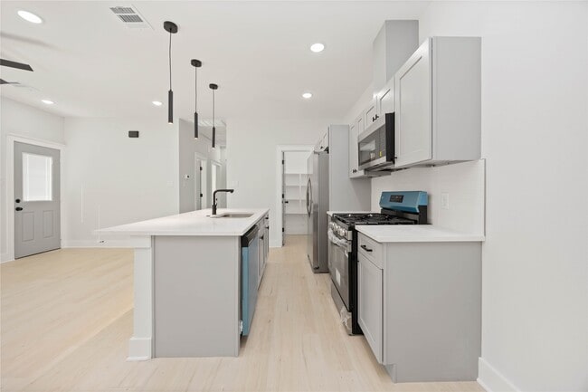 Building Photo - 8511 Prairie View Dr