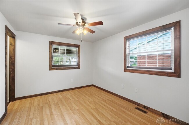 Building Photo - 27 Laurelgrove Dr