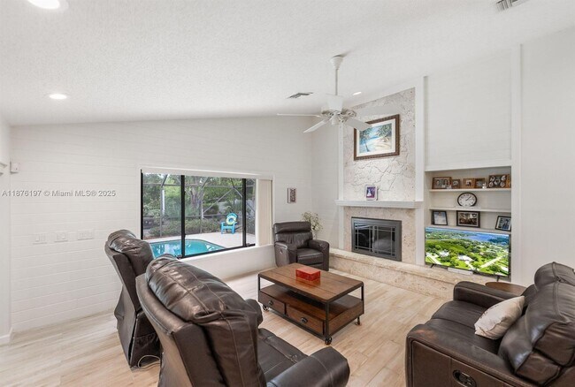 Building Photo - 17982 Tidewater Cir
