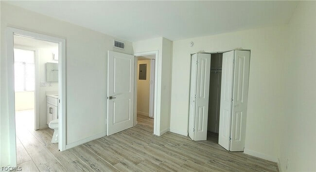 Building Photo - 2610 Providence St