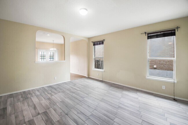 Building Photo - 3 Bedroom/2 Bath Alamo Ranch Subdivision