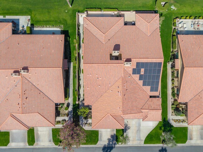 Building Photo - 39 Maximo Way