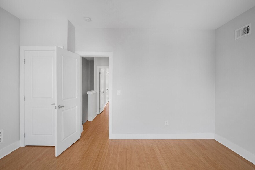Building Photo - 513 N Budd St