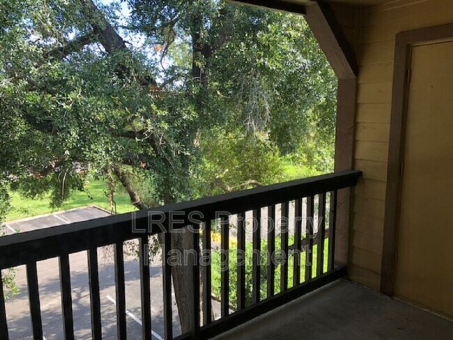 Building Photo - 465 Forestway Cir