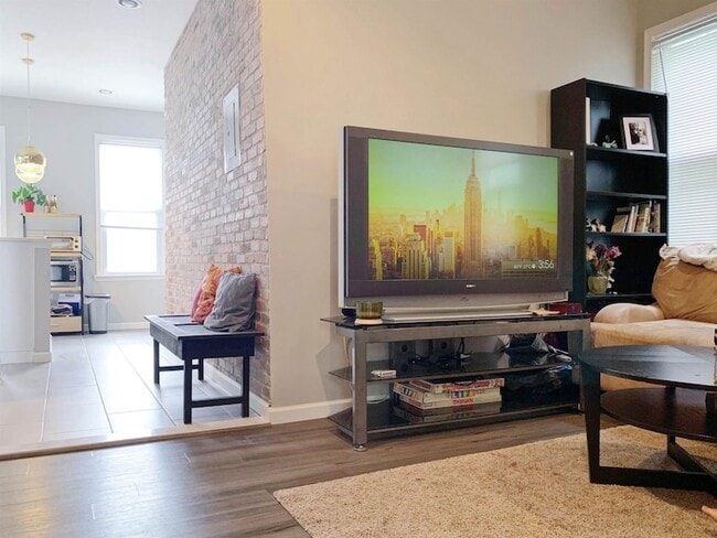 Building Photo - 119 Prospect St