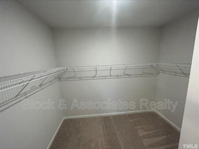 Building Photo - 29 Verona Dr