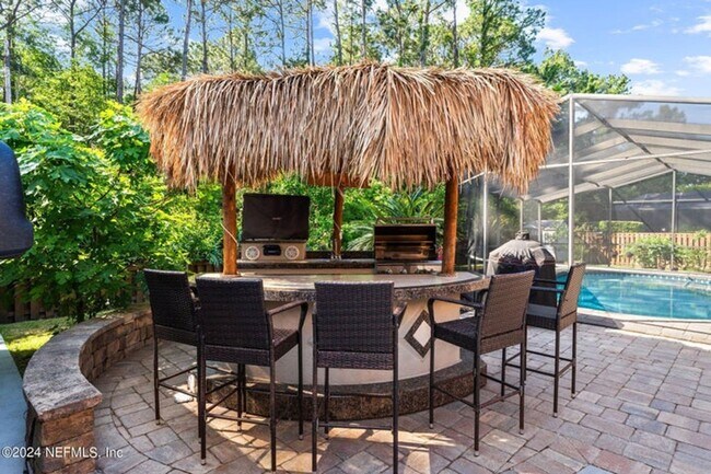 Building Photo - Fully Furnished Home