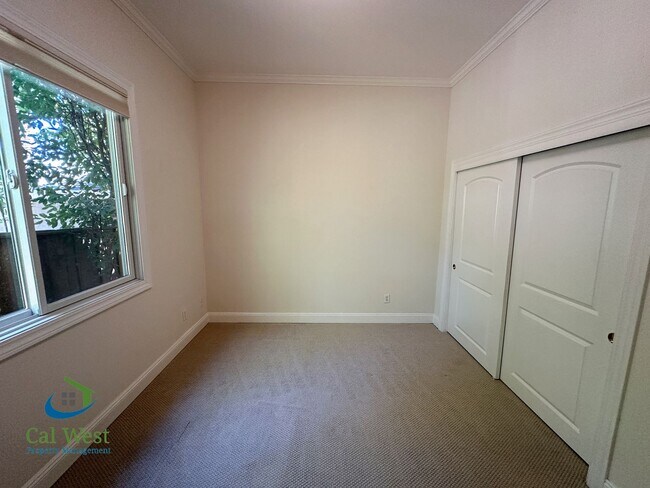 Building Photo - $7995 - Executive 4 bed, 3 full bath, Palo...