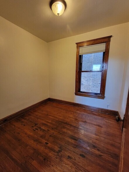 Building Photo - 2014 N Kedzie Ave
