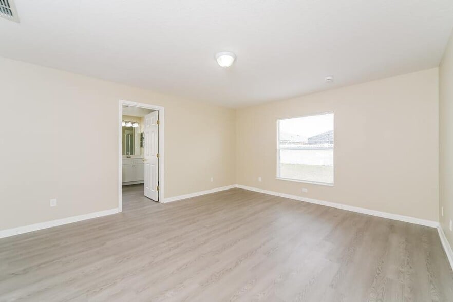 Building Photo - 4610 Sandhurst St