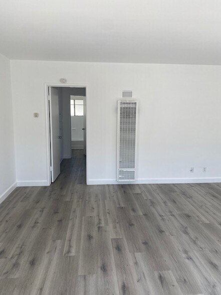 Building Photo - 1240 Manhattan Beach Blvd