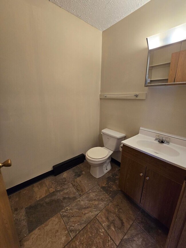 Building Photo - 20 Paul St