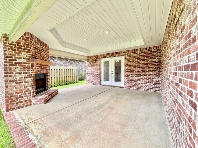 Building Photo - 5655 Dunridge Drive
