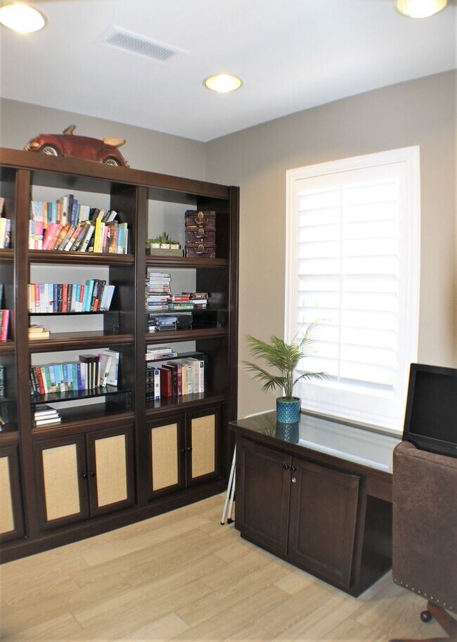 Building Photo - 14752 Eaglehead Mountain Dr