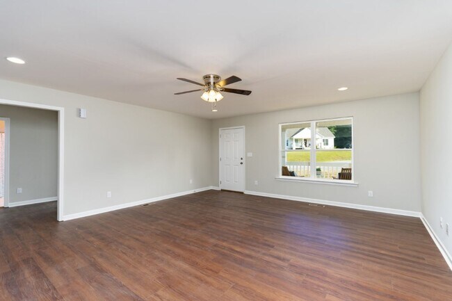 Building Photo - Gorgeous Home in Odenville! Fresh, Modern ...